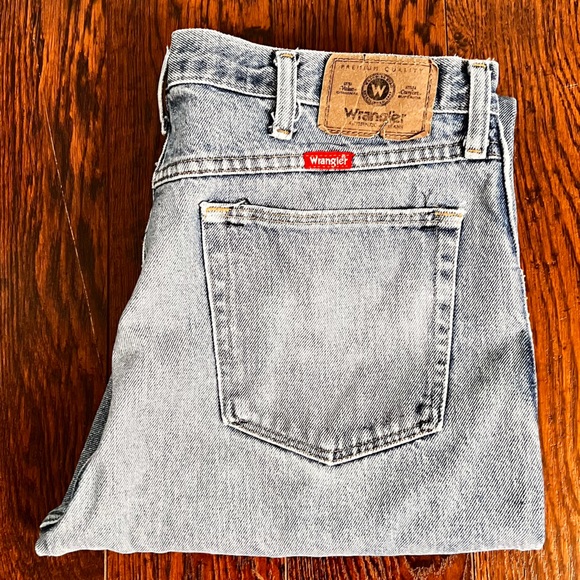 Vintage Wrangler Denim in Faded Blue Size 36X30 - Picture 9 of 11